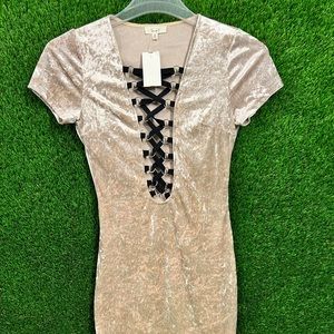 Velvet body con dress